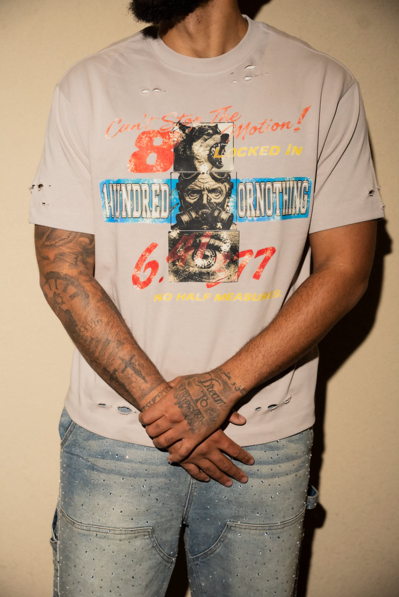 Close-up of the stone Motion Tee